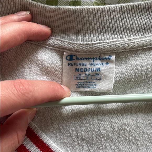 Light gray university of Utah V-neck cropped pullover - Picture 4 of 5